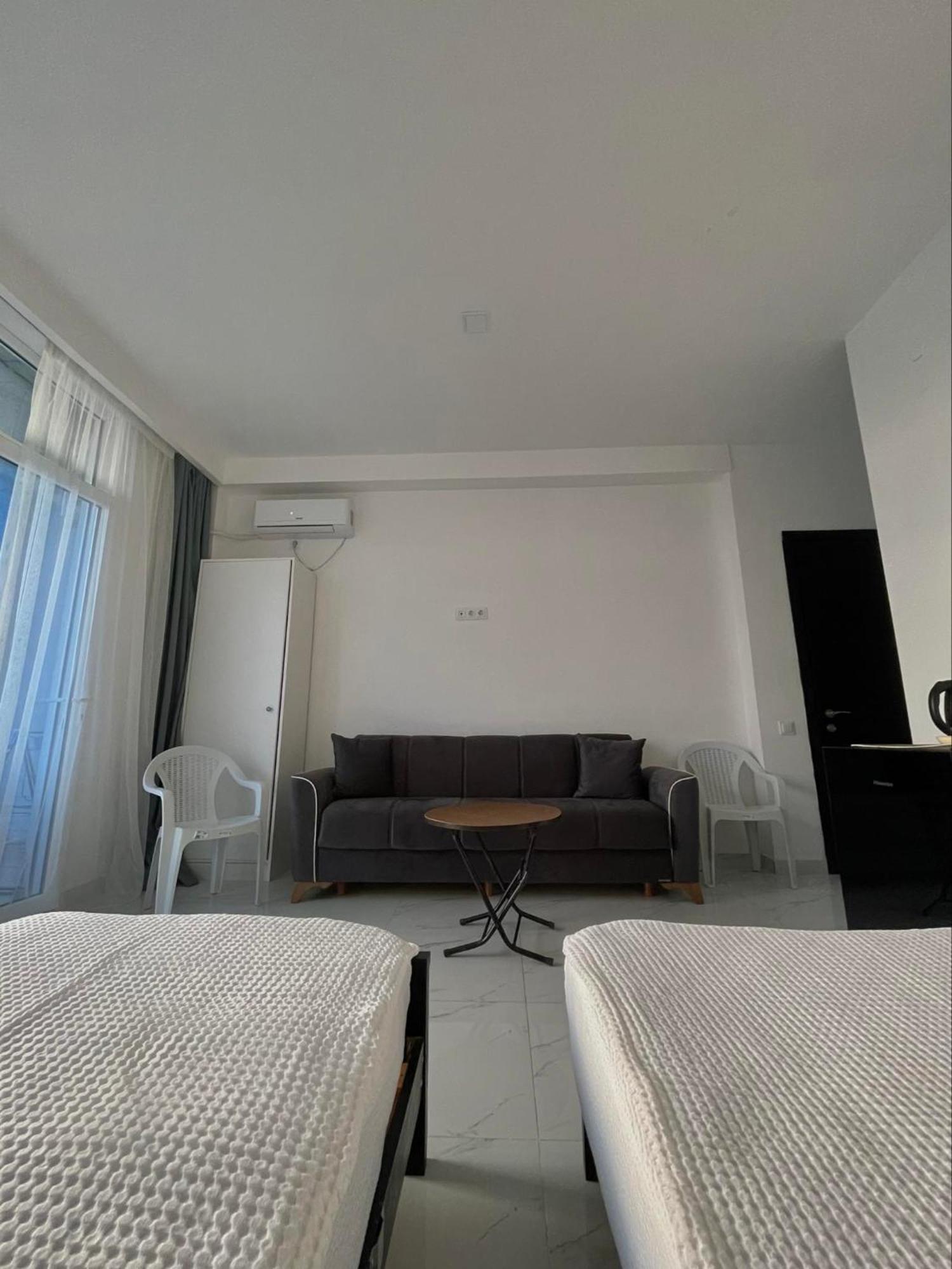 Kolkhi Guest House Gonio Luaran gambar