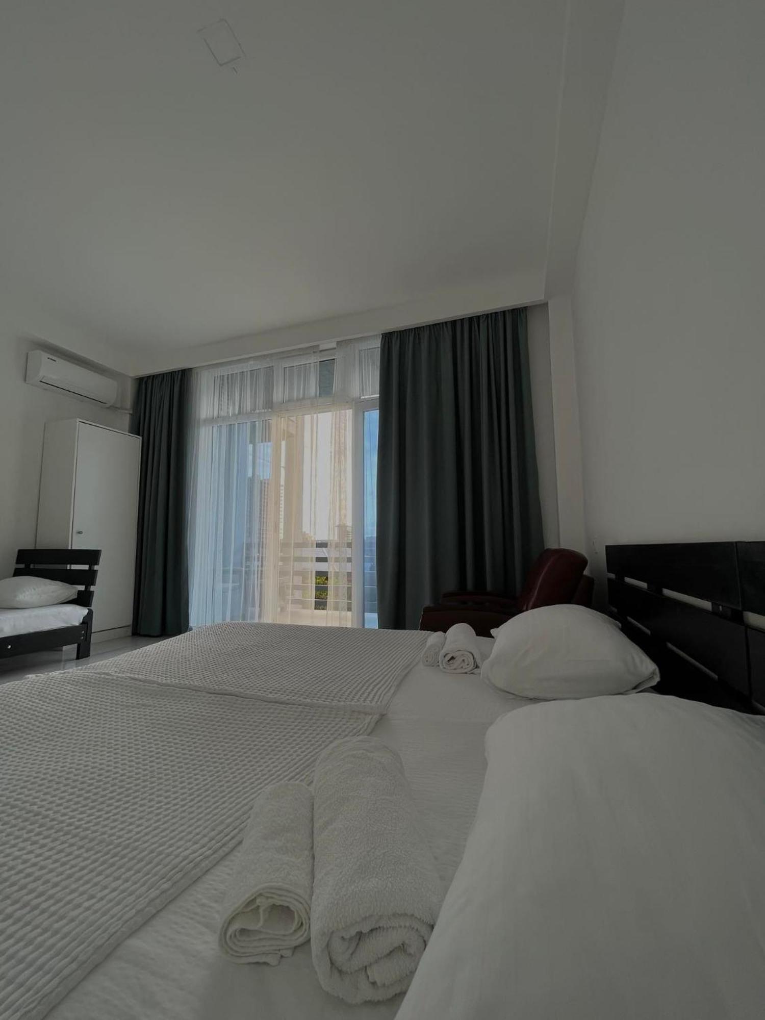 Kolkhi Guest House Gonio Luaran gambar